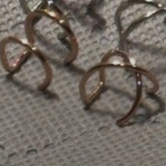 Cuff Earrings - No Piercing Needed! Each Selection Comes with 2 Rose Cuffs NWT - Picture 1 of 4